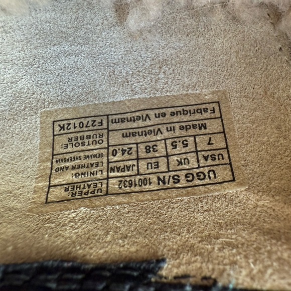 UGG Black Alloway Suede Flats - Picture 3 of 7